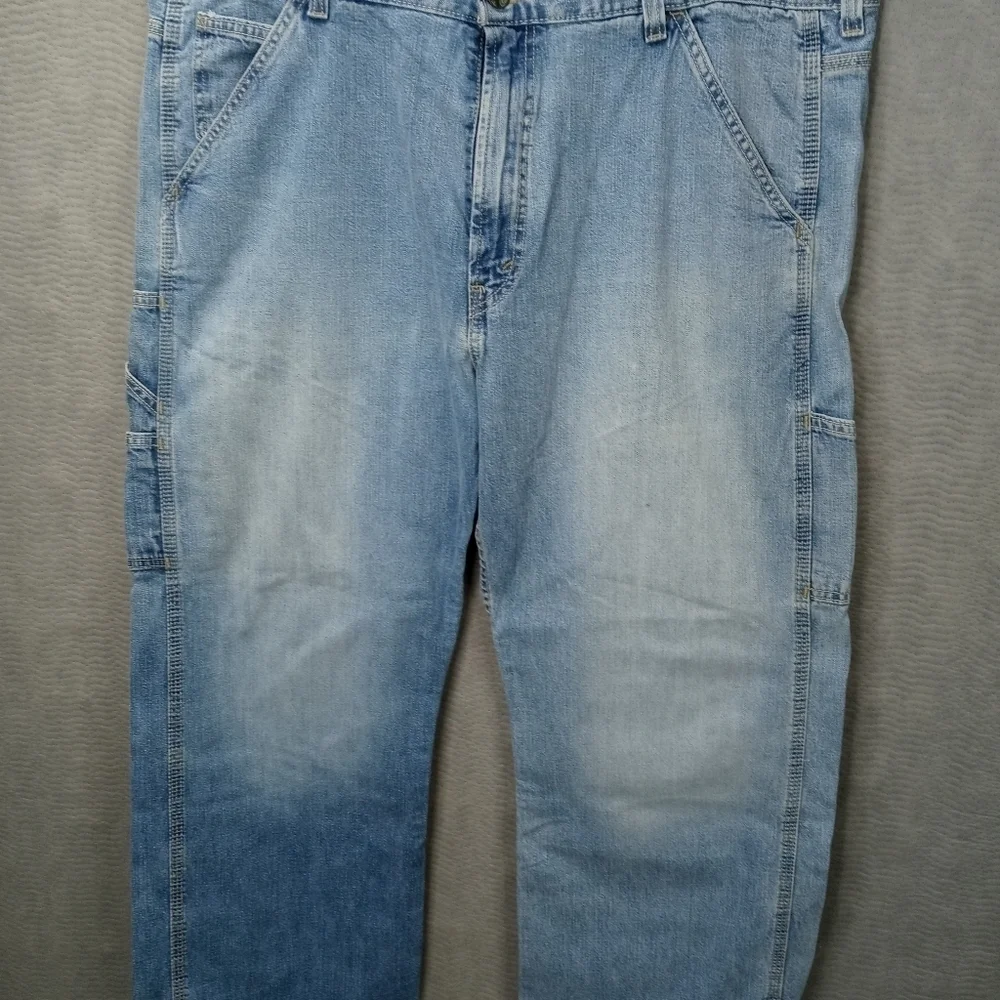 Levi's loose straight men's carpenter blue jeans sz 40x30.   401 55pm